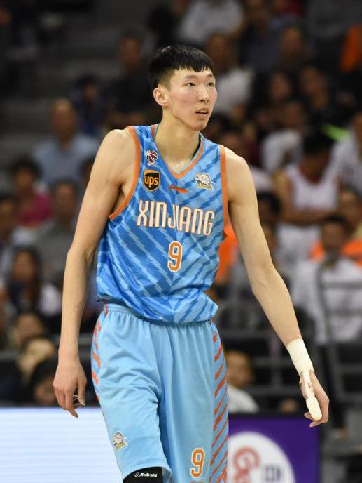 包含瓦伦西亚迎CBA常规赛关键赛；赛后内部沟通；话题不断；轮换策略成焦点的词条