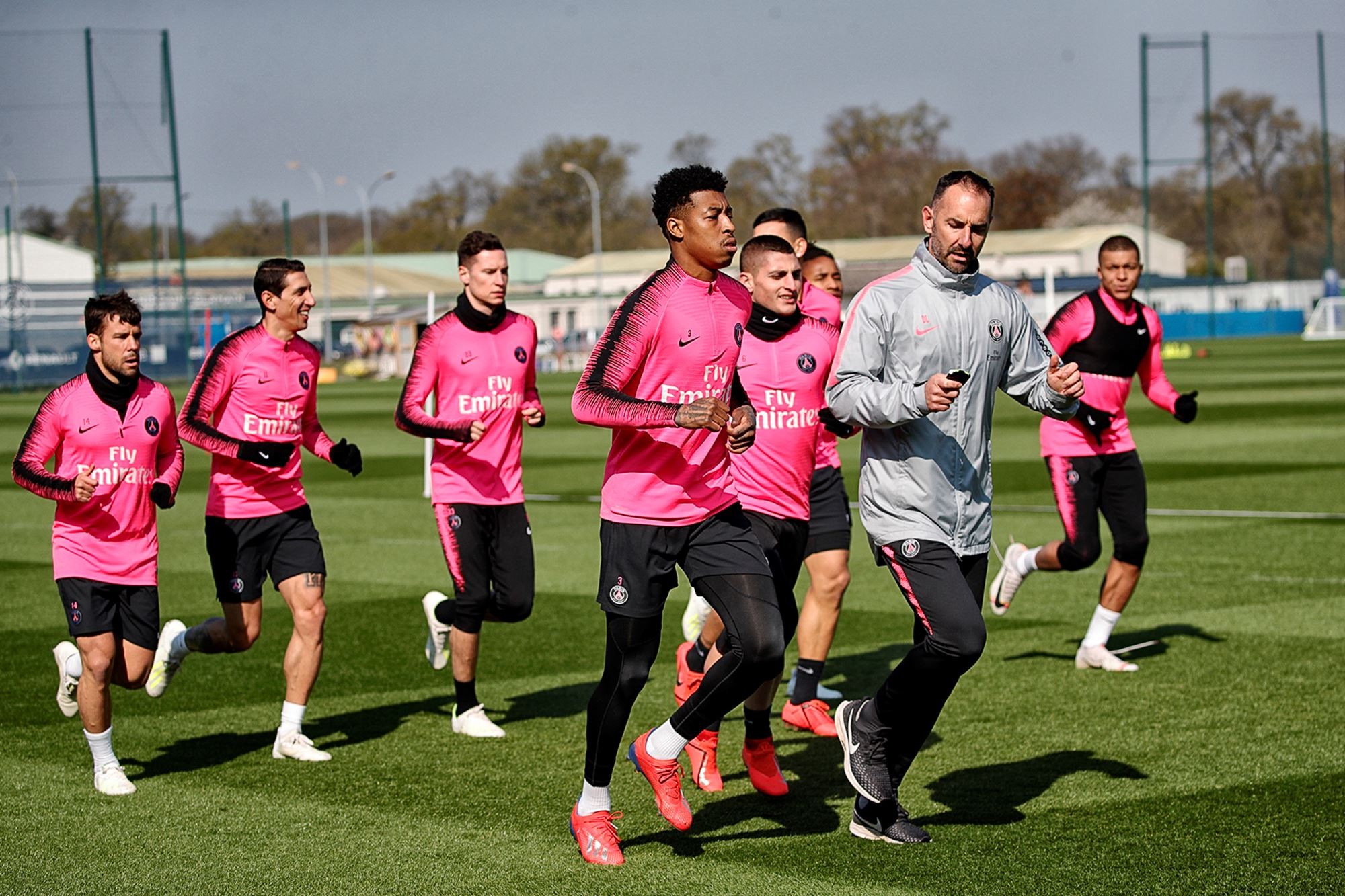 包含今夜费城76人再遭质疑——法甲节点到来，更衣室稳定，数据趋势出现新变化的词条