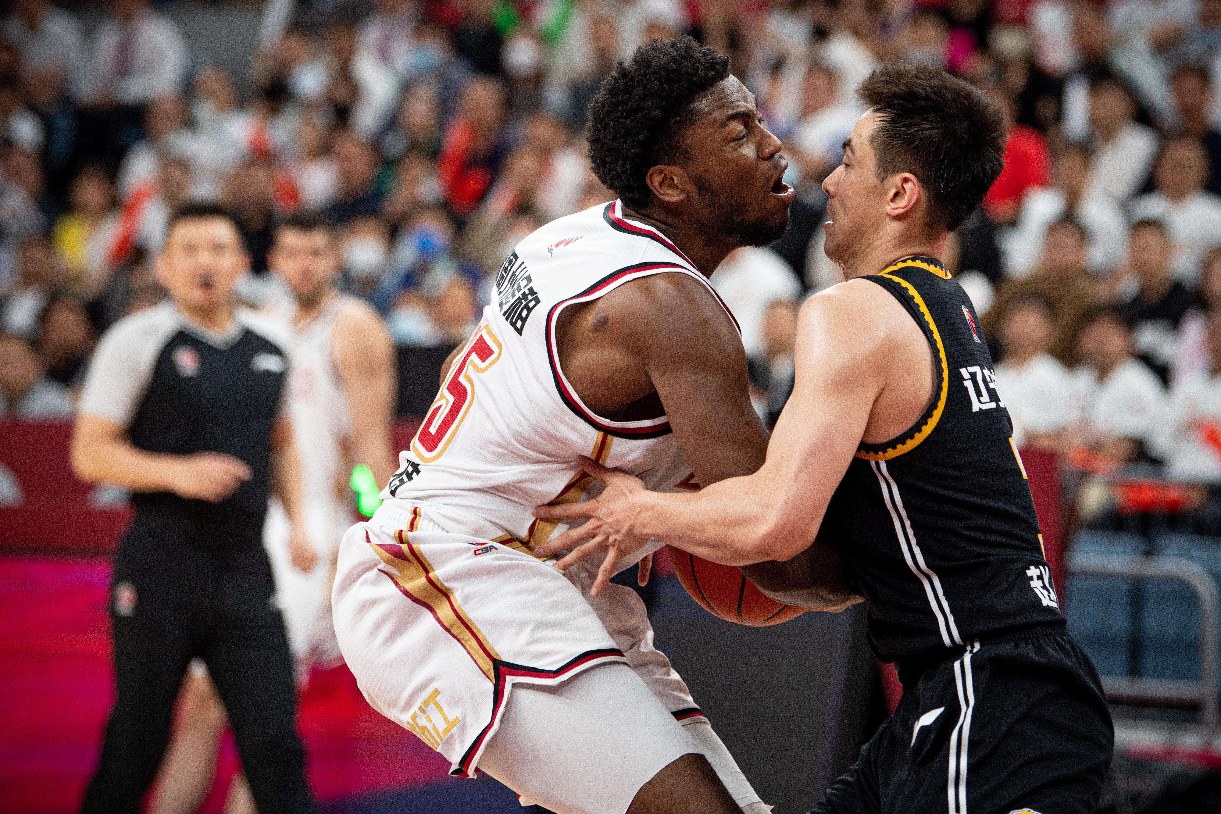 关于转会期辽宁本钢调整名单以备CBA季后赛，绝杀压哨环节打磨，更衣室稳定，球探报告显示潜力的信息